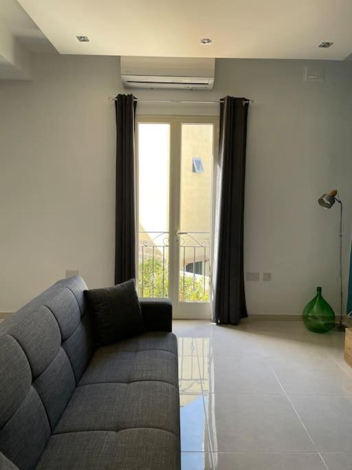 Sunset Apt Modern 1 Bedroom Apt Near The Beach Birzebbuga Exterior photo